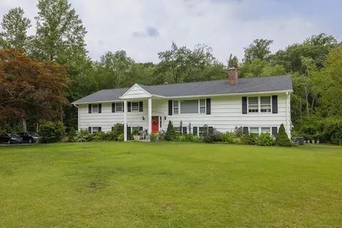249 Booth Hill Rd, Trumbull, CT 06611