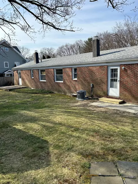 22 Bloomfield Dr, Fairfield, CT 06825