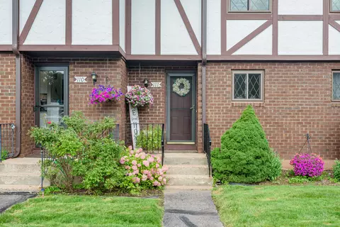 111 Cedar Hollow Dr, Rocky Hill, CT 06067
