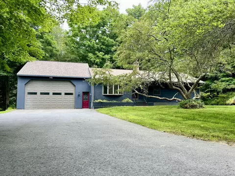 2 Browns Ln, Old Lyme, CT 06371