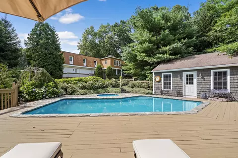 188 Mountain Wood Rd, Stamford, CT 06903