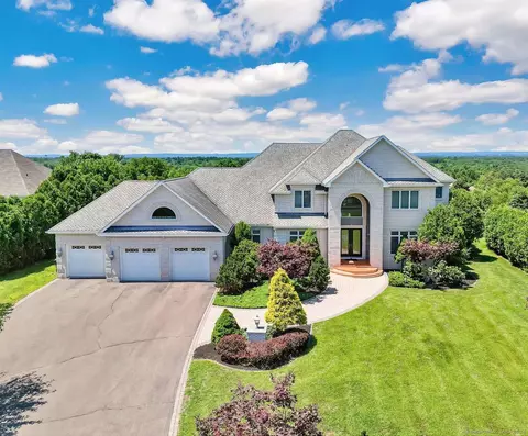 26 Sunrise Ln, South Windsor, CT 06074