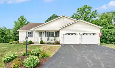 14 Field Cir #14, East Windsor, CT 06016