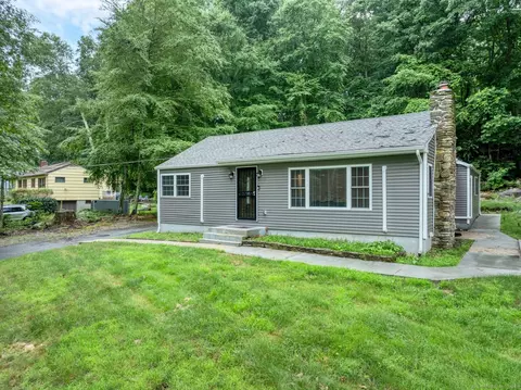 22 Romagna Rd, East Lyme, CT 06357 photo 1