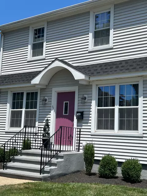 35 Sidney St, East Haven, CT 06512