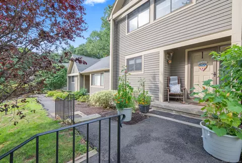 3 River Mead #3, Avon, CT 06001