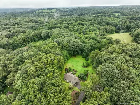 64 Weekeepeemee Rd, Bethlehem, CT 06751