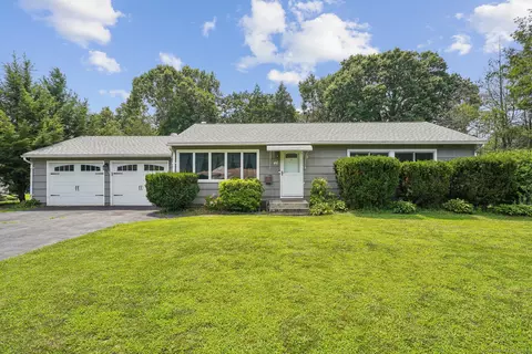 46 Green Manor Ave, Windsor, CT 06095