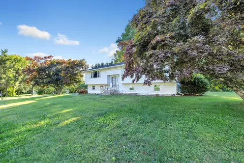 110 Linda Ct, Naugatuck, CT 06770