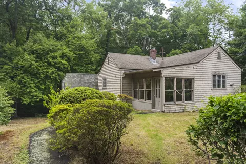 7 Cedar Grove Ter, Essex, CT 06426