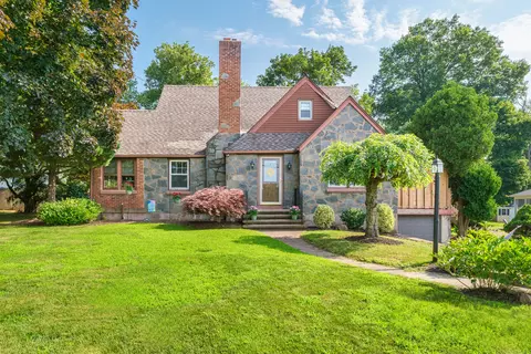 78 South St, Cromwell, CT 06416