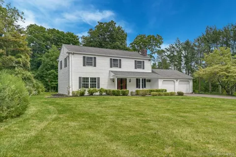 39 Driftway Rd, Danbury, CT 06811