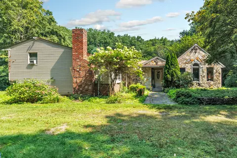 137 Rocky Rest Rd, Shelton, CT 06484