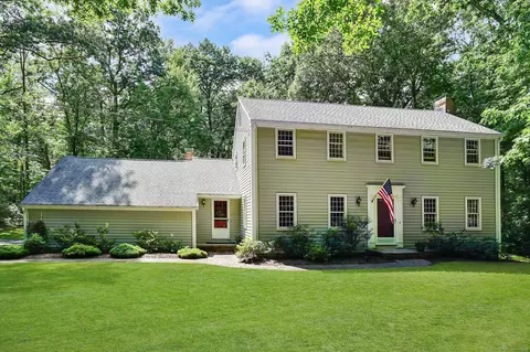 47 Laurel Ln, Simsbury, CT 06070