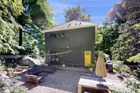 32 Mountain Rd, Redding, CT 06896