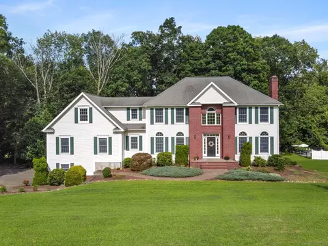 8 Homestead Hl, Tolland, CT 06084