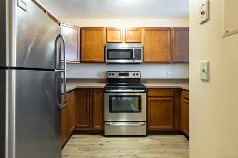 40 S Cherry St #36, Wallingford, CT 06492