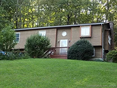 8 Linden Ln, New Milford, CT 06776