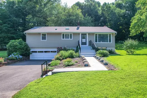131 Percival Dr, Cheshire, CT 06410