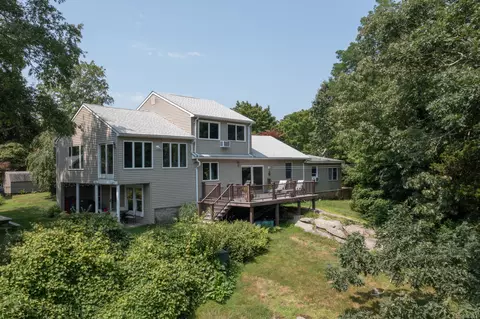 80 River St, Deep River, CT 06417