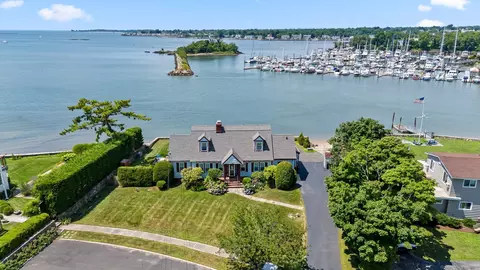 139 Downs Ave, Stamford, CT 06902