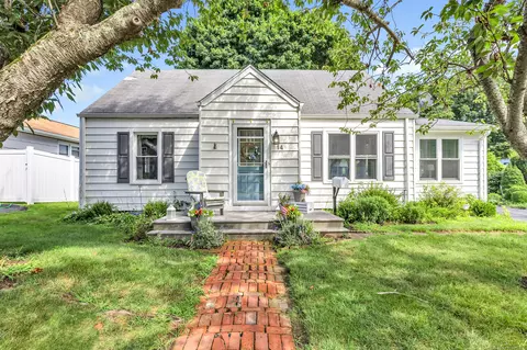 14 Pickett St, Milford, CT 06460