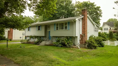 55 Masna Pl, Stratford, CT 06614