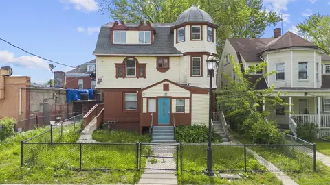 68 Burton St, Hartford, CT 06112