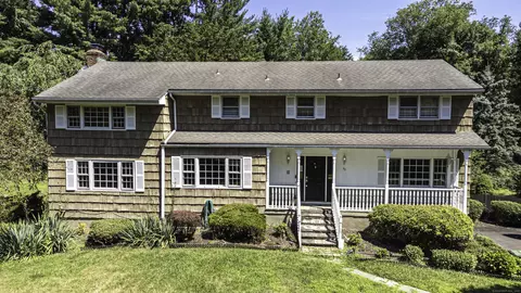 40 Beaver Brook Rd, Ridgefield, CT 06877