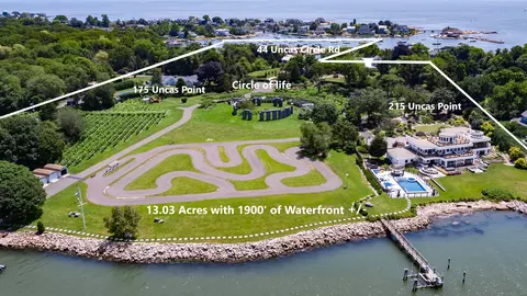 215 Uncas Point Rd, Guilford, CT 06437