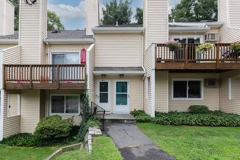8 Rose Ln #26-8, Danbury, CT 06811