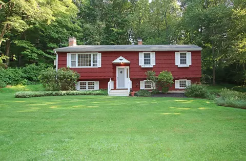 32 Scudder Rd, Newtown, CT 06470
