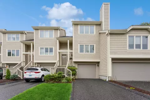 12 Boulevard Dr #30-169, Danbury, CT 06810