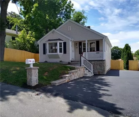 23 Mckenzie Ave, Meriden, CT 06451