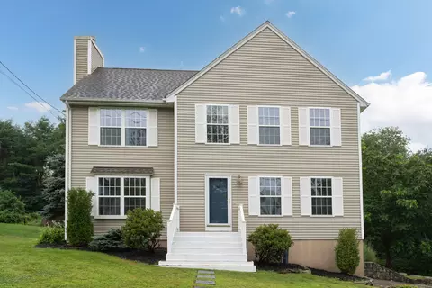 37 Daniels Ave, Waterford, CT 06385