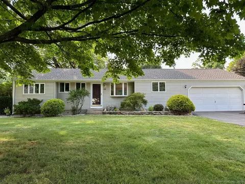 33 Hayes Rd, Simsbury, CT 06081