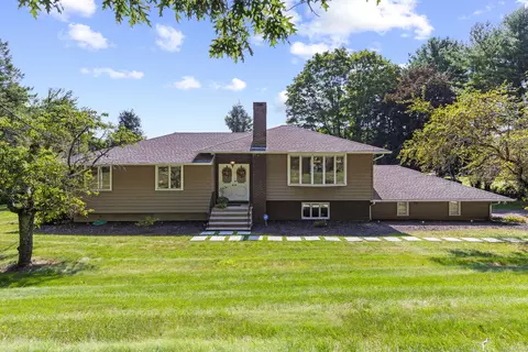 679 Totoket Rd, Northford, CT 06472
