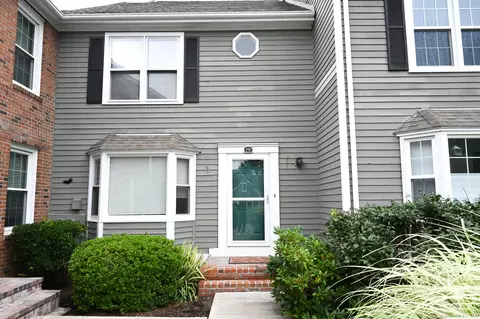 350 Monaco Ln #350, Glastonbury, CT 06033