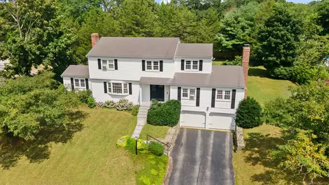 9 Quinley Way, Waterford, CT 06385