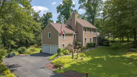 179 Beecher Dr, Southbury, CT 06488