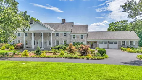 1 John Steele Rd, Farmington, CT 06032