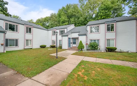 28 Candlewood Dr #28, South Windsor, CT 06074