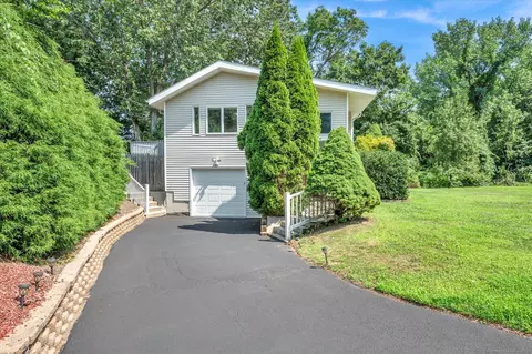 15 Savoy St, East Haven, CT 06513
