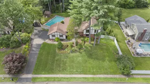 22 Quail Hollow Dr, Southington, CT 06489