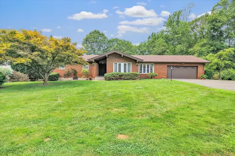 43 Dartmouth Dr, Shelton, CT 06484