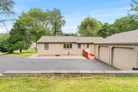 866 Mount Vernon Rd, Southington, CT 06489