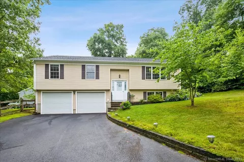 43 Pillsbury Hl, Vernon, CT 06066