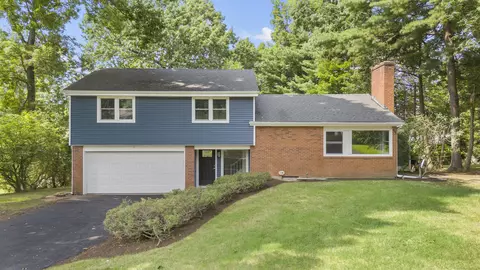 30 Birch Hill Dr, West Hartford, CT 06107