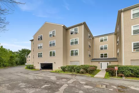 1239 East St #A2, New Britain, CT 06053