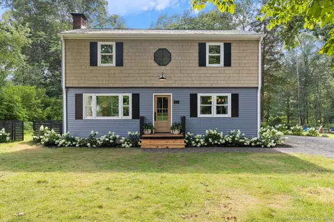 86 Arrowhead Dr, Griswold, CT 06351